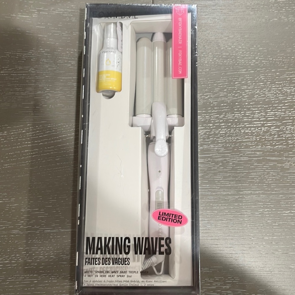 Foxybae Making Waves Iron with heat protection spray